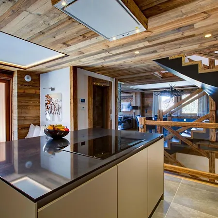 Διαμέρισμα Davos Heights Luxurious Alpine Chalet Bedra