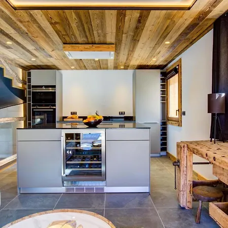 Davos Heights Luxurious Alpine Chalet 公寓 *